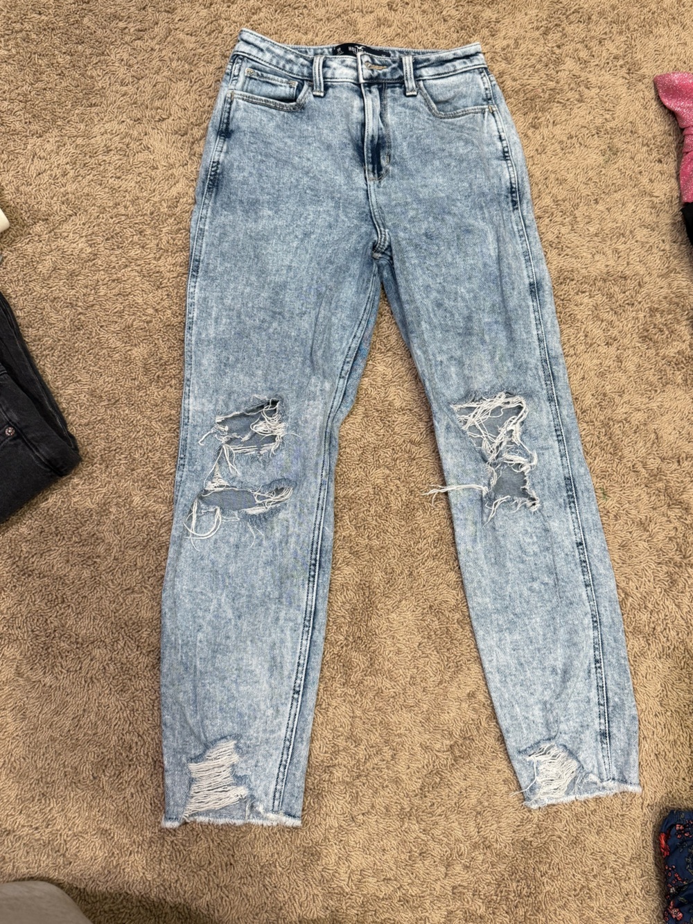 Hollister Ultra High-Rise Mom Jeans - Light Blue